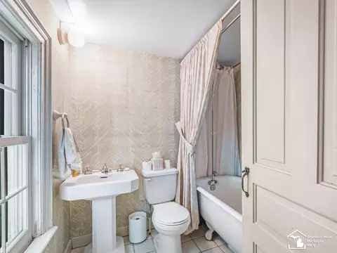 Bath - 2720 Fix, Monroe, MI 48162 photo 4 of 5
