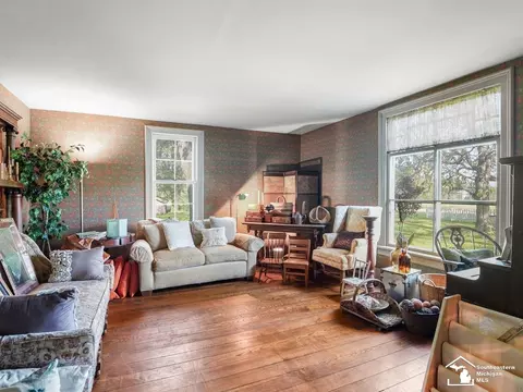 Living - 2720 Fix, Monroe, MI 48162 photo 1 of 3