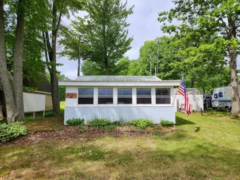 4850 Lake Pointe, Harrison, MI 48625