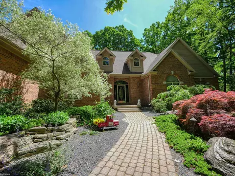 1094 Hidden Shrs, Clio, MI 48420