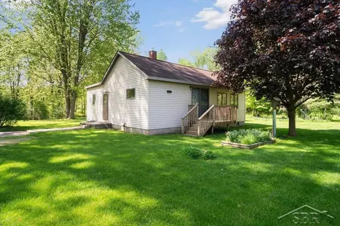 585 W Chippewa Riv, Midland, MI 48640