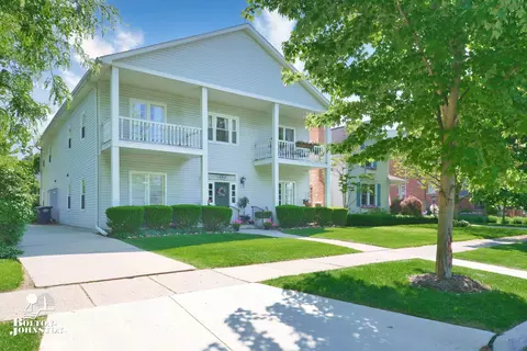 342 Rivard, Grosse Pointe, MI 48230 photo 2