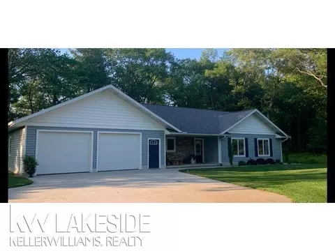 5730 Shady Ln, Caseville, MI 48725