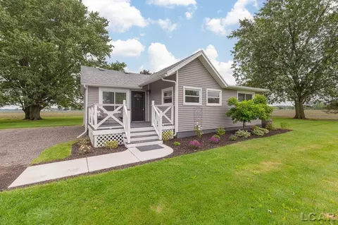4961 S Wellsville, Blissfield, MI 49228