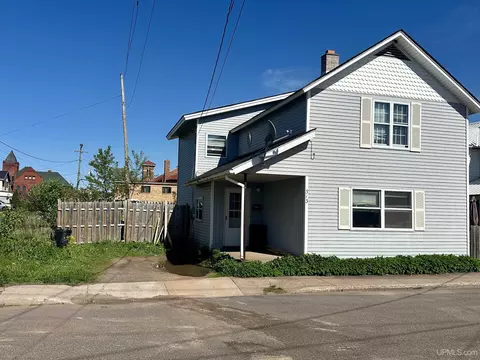 313 S S Lk, Ishpeming, MI 49849