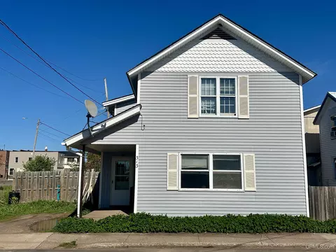 313 S S Lk, Ishpeming, MI 49849 photo 2