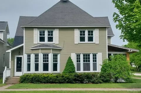 702 S 12th, Escanaba, MI 49829