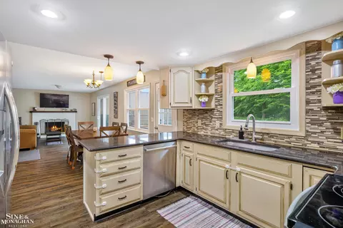 Kitchen - 1915 Sinclair, Saint Clair, MI 48079 photo 3 of 3