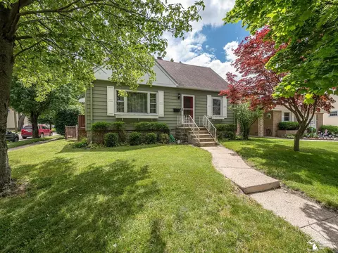 430 Parkwood, Monroe, MI 48162