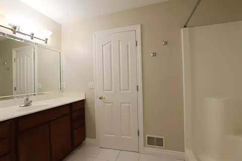Bath - 6240 Boulder, Flushing, MI 48433 photo 2 of 3