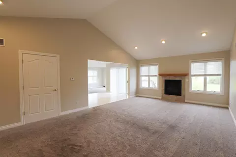 Living - 6240 Boulder, Flushing, MI 48433 photo 1 of 4