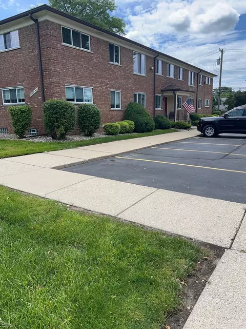 22834 E Nine Mile Rd #3, Saint Clair Shores, MI 48080