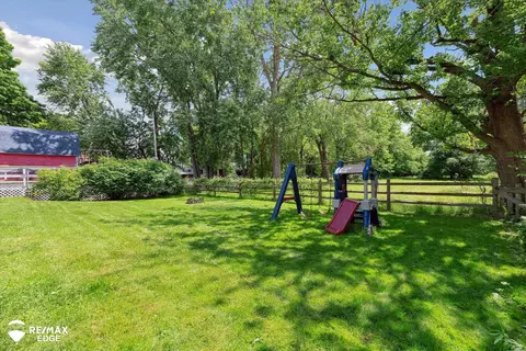 Exterior - 215 Second, Davison, MI 48423 photo 7 of 10