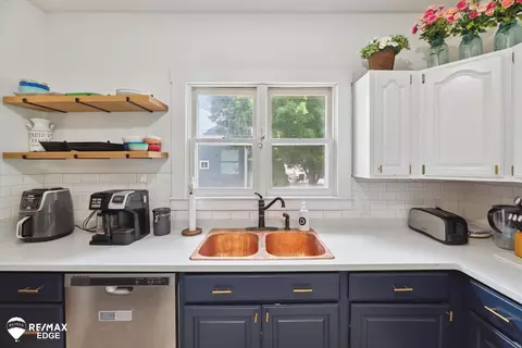 Kitchen - 215 Second, Davison, MI 48423 photo 4 of 5