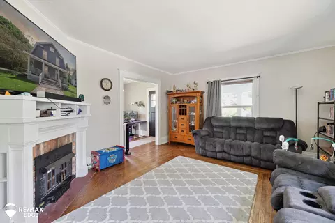 Living - 215 Second, Davison, MI 48423 photo 1 of 1