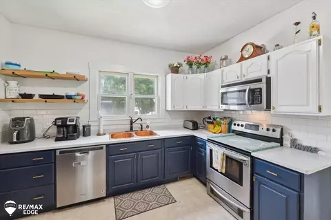 Kitchen - 215 Second, Davison, MI 48423 photo 2 of 5