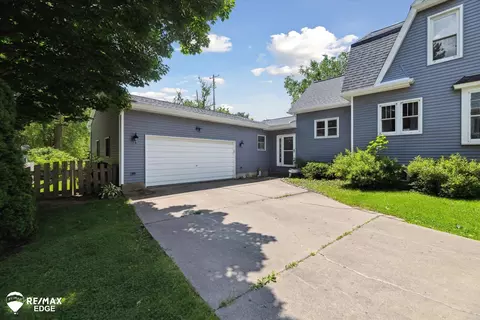 Exterior - 215 Second, Davison, MI 48423 photo 2 of 10