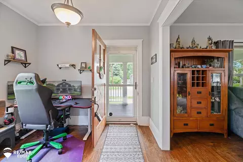 Entry Way - 215 Second, Davison, MI 48423 photo 1 of 4