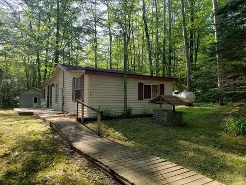 557 Circle, Harrison, MI 48625