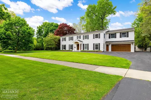 915 Three Mile, Grosse Pointe Park, MI 48230
