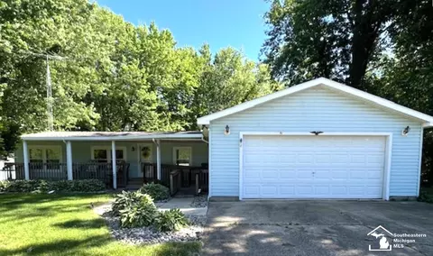 930 S S Mdw, Brooklyn, MI 49230