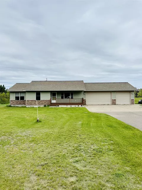 8 River, Negaunee, MI 49866