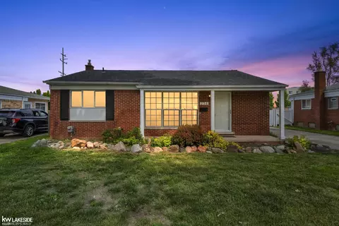 254 Redwood, Troy, MI 48083