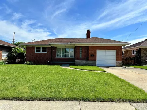 21212 Lakeland, Saint Clair Shores, MI 48081