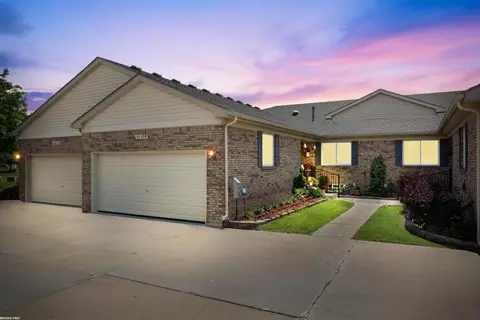 30598 Victoria #10, Chesterfield, MI 48051