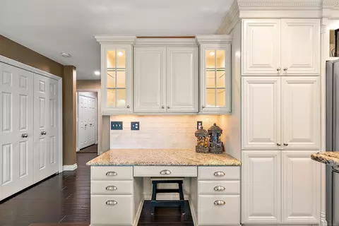 Kitchen - 750 Devon, Commerce Twp, MI 48382 photo 2 of 9
