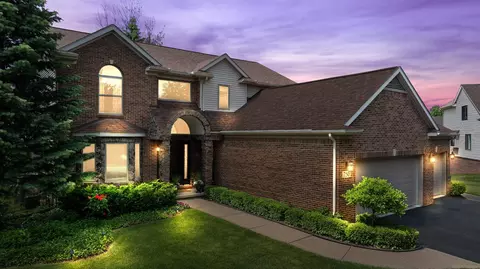 Exterior - 750 Devon, Commerce Twp, MI 48382 photo 2 of 10