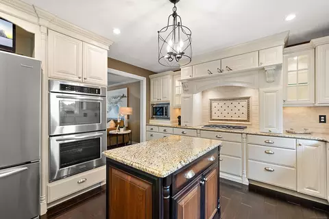 Kitchen - 750 Devon, Commerce Twp, MI 48382 photo 5 of 9