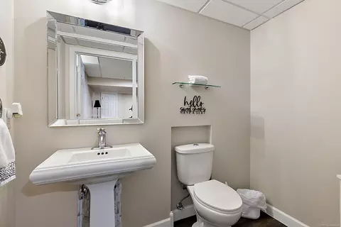 Bath - 750 Devon, Commerce Twp, MI 48382 photo 8 of 8
