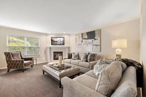 Living - 750 Devon, Commerce Twp, MI 48382 photo 2 of 7