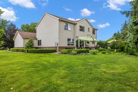 Exterior - 750 Devon, Commerce Twp, MI 48382 photo 4 of 10