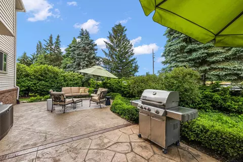 Exterior - 750 Devon, Commerce Twp, MI 48382 photo 6 of 10
