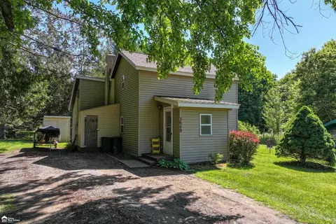 3649 Tyrell, Owosso, MI 48867 photo 2