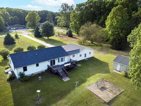 Exterior - 10467 Maple, Birch Run, MI 48415 photo 2 of 3