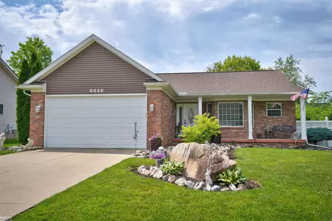 4446 Pine Crk, Burton, MI 48519