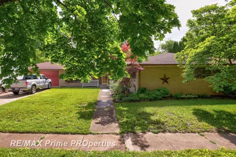 232 Jefferson, Vassar, MI 48768 photo 2