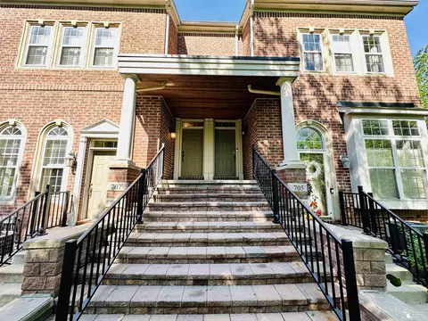 707 E River Park Vlg, Northville, MI 48167