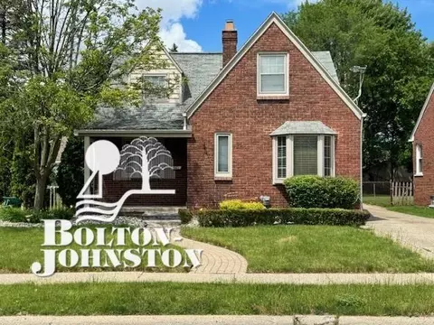 15601 Camden, Eastpointe, MI 48021