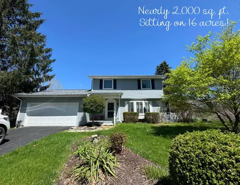 6200 Denton Hl, Fenton, MI 48430