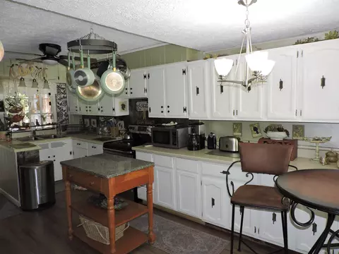 326 E Orch, Standish, MI 48658 photo 9
