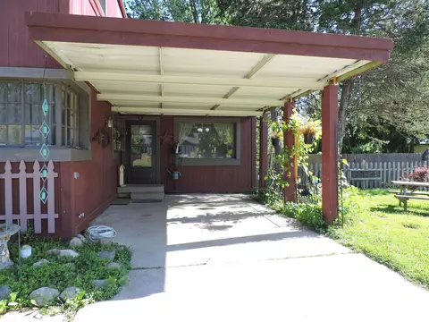 326 E Orch, Standish, MI 48658 photo 2