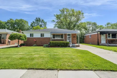 28208 Gladstone, Saint Clair Shores, MI 48081