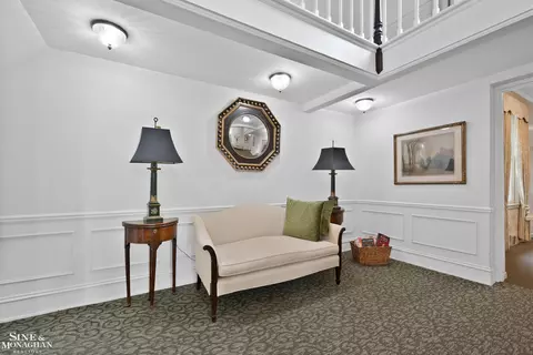 Entry Way - 17111 E Jefferson #5, Grosse Pointe, MI 48230 photo 5 of 6