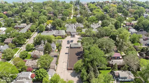 View/Area - 17111 E Jefferson #5, Grosse Pointe, MI 48230 photo 2 of 16