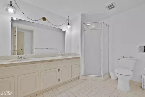 Bath - 17111 E Jefferson #5, Grosse Pointe, MI 48230 photo 1 of 3