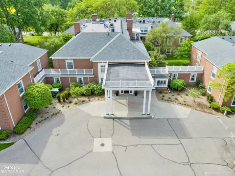 View/Area - 17111 E Jefferson #5, Grosse Pointe, MI 48230 photo 15 of 16